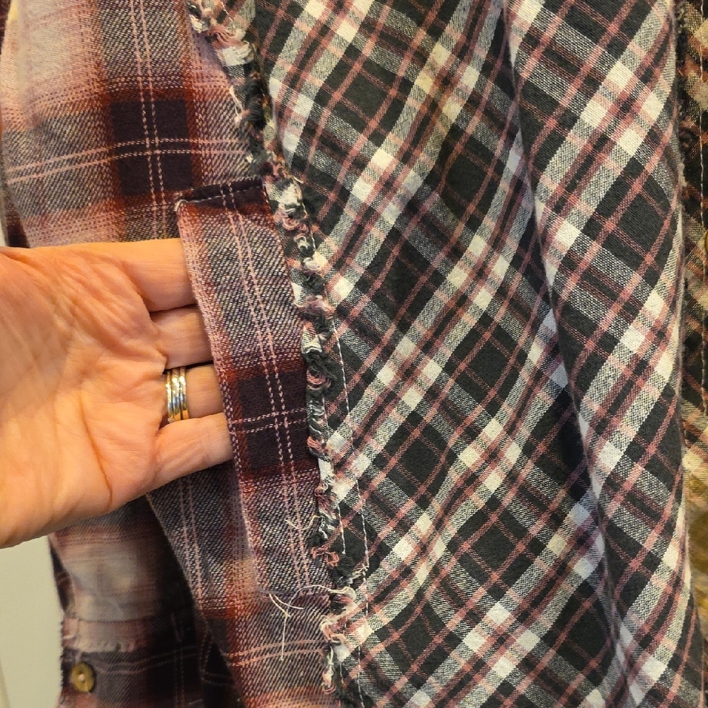 NWT Blue Velvet Plaid Button Down Shirt Size Medium - Cool Detailing! - Picture 9 of 16